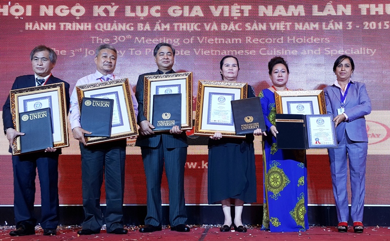 Bánh[-]xèo[-]lớn[-]nhất[-]Việt[-]Nam[-]được[-]công[-]nhận[-]kỷ[-]lục[-]thế[-]giới